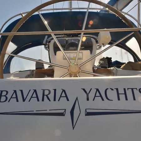 Veleiro Oceanico De 12 M Hotel en barco *